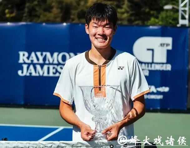 父母是老乡,砸下300万元成美国藤校网球特长生,15年未曾归国 父母是老乡,砸下300万元成美国藤校网球特长生,15年未曾归国