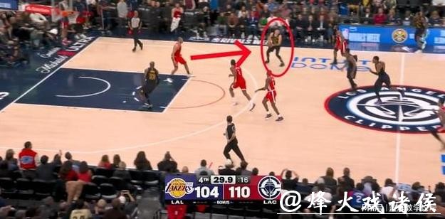 摧毁湖人！怒砍18分19篮板！这才是洛杉矶第一中锋